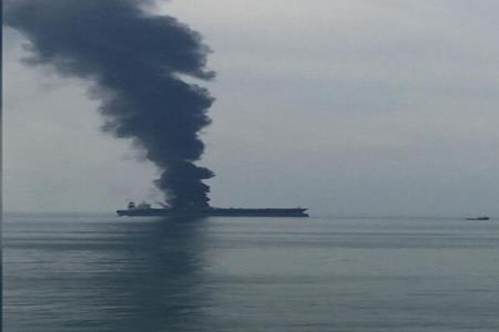 ماجرای آتش سوزی نفتكش در سواحل شارجه امارات چه بود؟